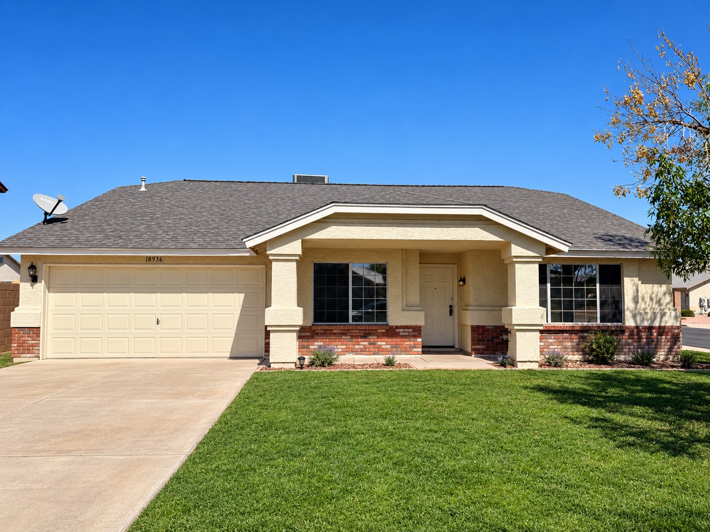 8936 West Tuckey Lane